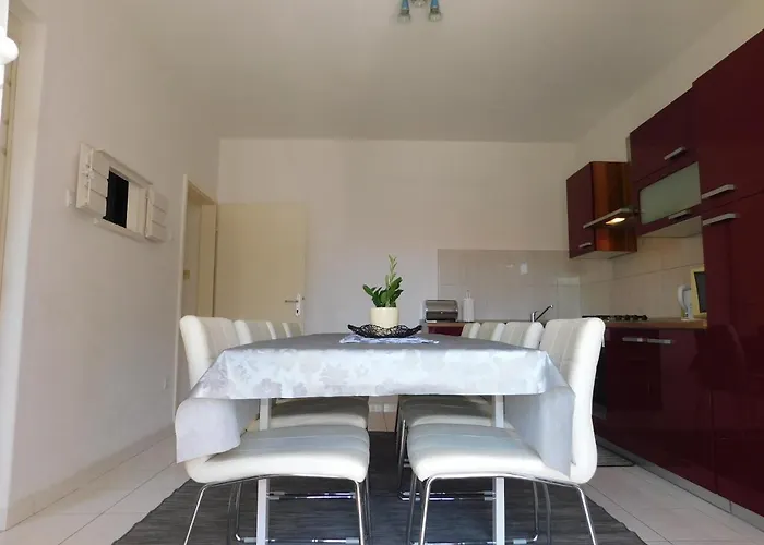 Апартаменти Dalmatia Ketty *