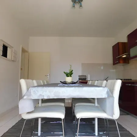 Apartment Dalmatia Ketty *