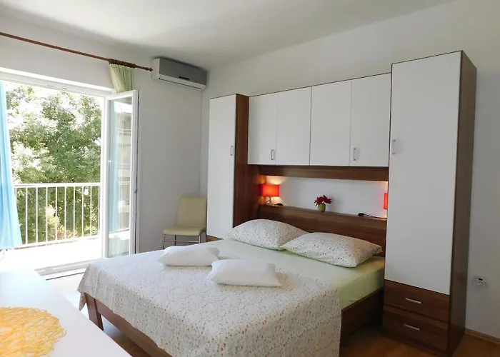 Dalmatia Ketty Daire *